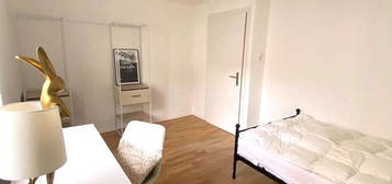 Möbliertes Zimmer innerhalb einer 5-Zimmer-Wohnung am Neckar, Küche+Balkon+Terrasse