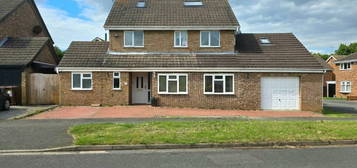 6 bedroom detached house