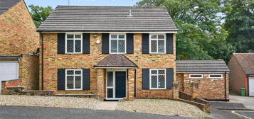 4 bedroom detached house to rent