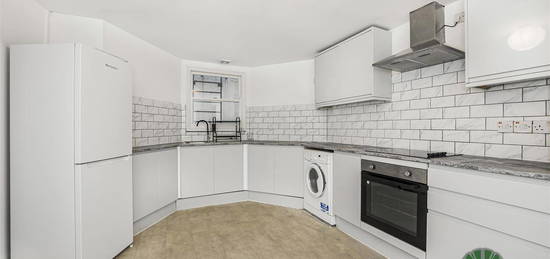 Flat to rent in Urswick Road, London E9