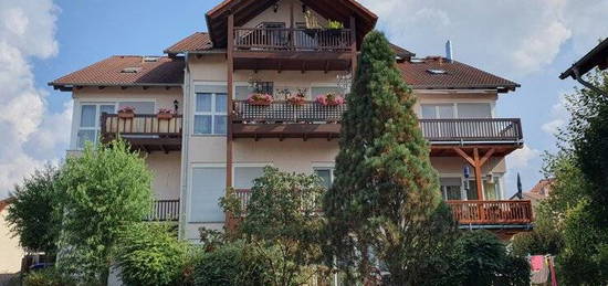 Charmante 2-Raum-Eigentumswohnung im Souterrain mit Terrasse und Parkplatz