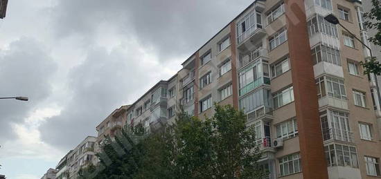 AKSOY'DAN SATILIK KIZILCIKLI CADDESİNDE 3+1 DAİRE