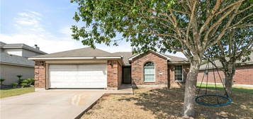 1609 Paint Brush Dr, Lockhart, TX 78644