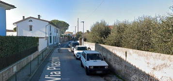 1653 quadrilocale con balcone a pisa