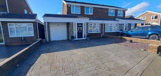 3 bedroom semi-detached house to rent