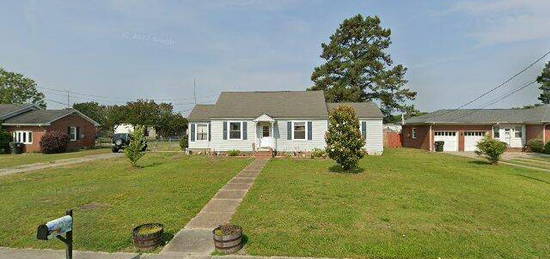 46 N  Court St, Windsor, VA 23487