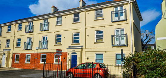 Flat to rent in Caroline Place, Stonehouse, Plymouth PL1