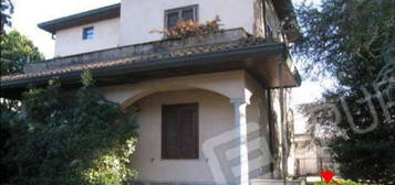 Villa all'asta in via Roccolo, 5