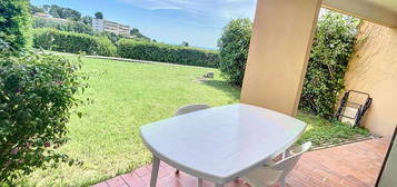 Appartement rdj 31m² terrasse 8m² jardin env. 15m² pk res. Piscine