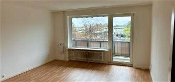 Helle, 2 Zimmer Wohnung mit sonnigem Balkon in zentraler Lage von Ahrensburg zu vermieten