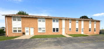 807 11th St Apt 2, Charles City, IA 50616