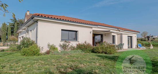 Maison de plain-pied  à vendre, 5 pièces, 4 chambres, 134 m²