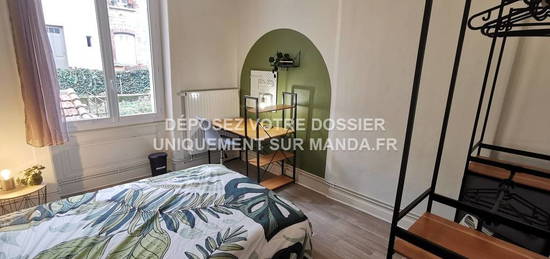 Location appartement 5 pièces 11 m²