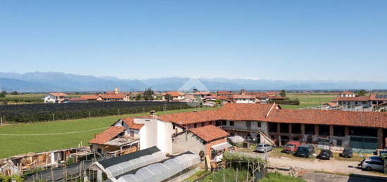 CASA SEMINDIPENDENTE A SALUZZO