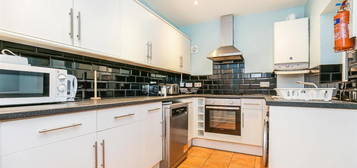 6 bed terraced house to rent