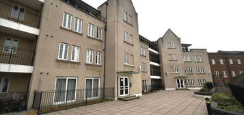 Flat to rent in The Boulevard, Greenhithe DA9