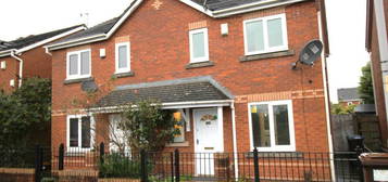 3 bedroom semi-detached house