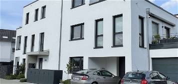 Luxus Wohnung in einem traumhaften 5-Familienhaus in Rodgau's Neubaugebiet zu vermieten
