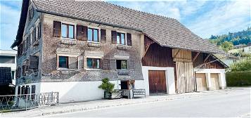 Gemütliche 3 Zimmerwohnung in älterem Wohnhaus in Schwarzach zu vermieten