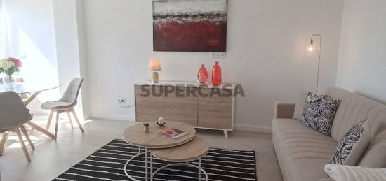 Apartamento T2 em Benfica totalmente REMODELADO e EQUIPADO