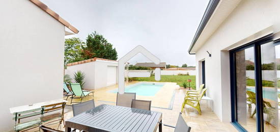 Maison de plain pied à Grazac T5 sur 1306 m² avec piscine , Poole house et grand garage