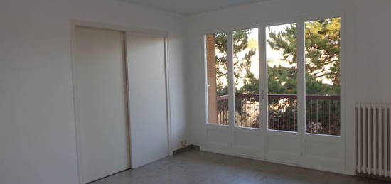 Location appartement 3 pièces 64 m²