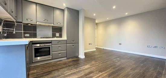 Flat to rent in Horizon Building, George Lane, South Woodford E18