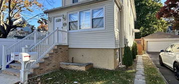 19 Oak St, Ridgefield Park, NJ 07660