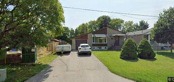 142 Hillcrest Dr #BASEMENT, Whitby, ON L1N 3C2