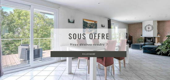 SPACIEUSE MAISON FAMILIALE AVEC 4 CHAMBRES, BUREAU ET SOUS-SOL TOTAL, TERRASSE SUD ET VUE  DÉGAGÉE