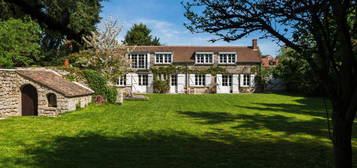 Le Vaudoué maison de charme en pierre, 5 chambres, jardin clos de murs, proche forêt des trois pigons