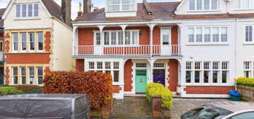 5 bed semi-detached house for sale