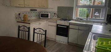 5 bedroom terraced house to rent