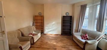 Flat to rent in Heigham Road, London E6