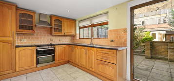 4 bedroom terraced house to rent