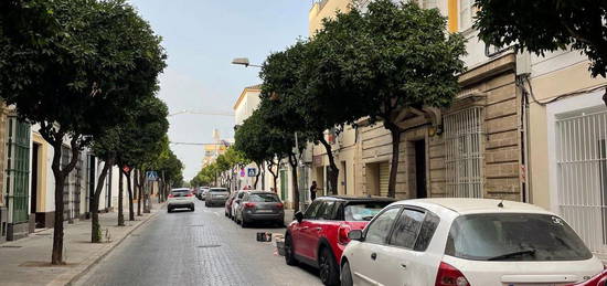 Alquiler de Piso en calle Virgen de Los Milagros, 35