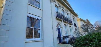 Flat to rent in Hanover Crescent, Brighton BN2