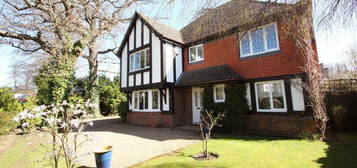 5 bedroom detached house