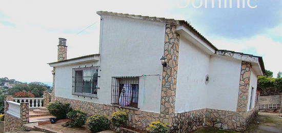 Chalet en avenida De la Selva en Residencial Park, Maçanet de la Selva