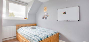 Room to rent in Malmers Well Road, High Wycombe HP13