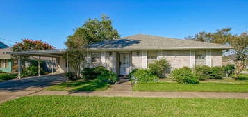 540 Ridgeway Dr, Metairie, LA 70001