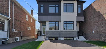 521 Saint Johns Rd #W02, Toronto, ON M6S 2L7