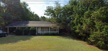 1701 4th Pl, Phenix City, AL 36869