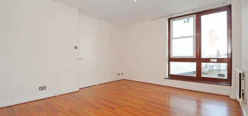 2 bedroom maisonette