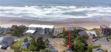 3098 SW Anchor Ave, Lincoln City, OR 97367