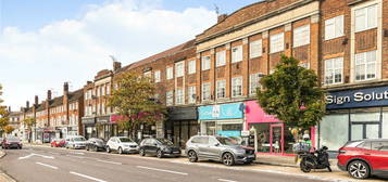 Flat to rent in The Market Place, Falloden Way, London NW11