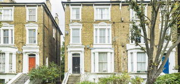 Flat for sale in Caversham Road, London NW5