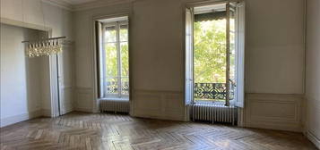 Appartement  à louer, 3 pièces, 2 chambres, 102 m²