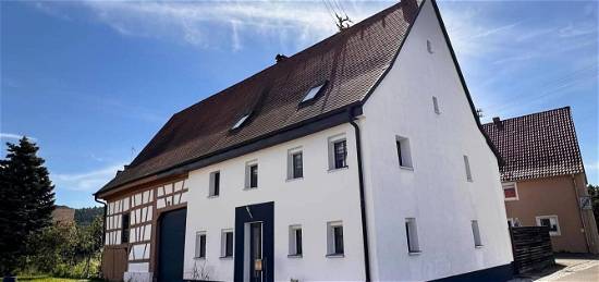 Attraktiv modernisiertes Bauernhaus mit Scheune in 72401 Haigerloch-Owingen