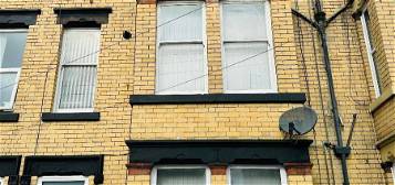 Flat to rent in Blackburn Avenue, Bridlington YO15